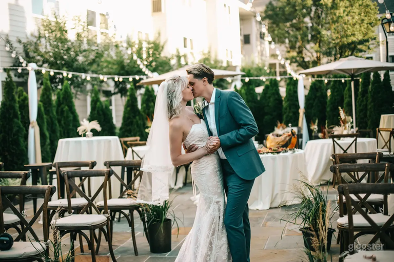  Relaxing OUTDOOR Event Venue in a Hotel 