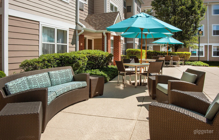  Relaxing OUTDOOR Event Venue in a Hotel 