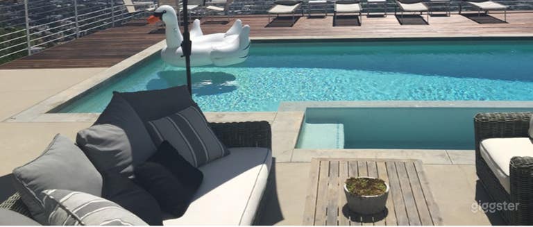  Stunning, Dramatic Pool And Cantilevered Deck 