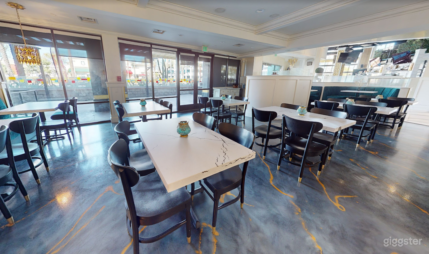 Modern Restaurant &amp; Bar - Great for Film &amp; Parties Photo 4