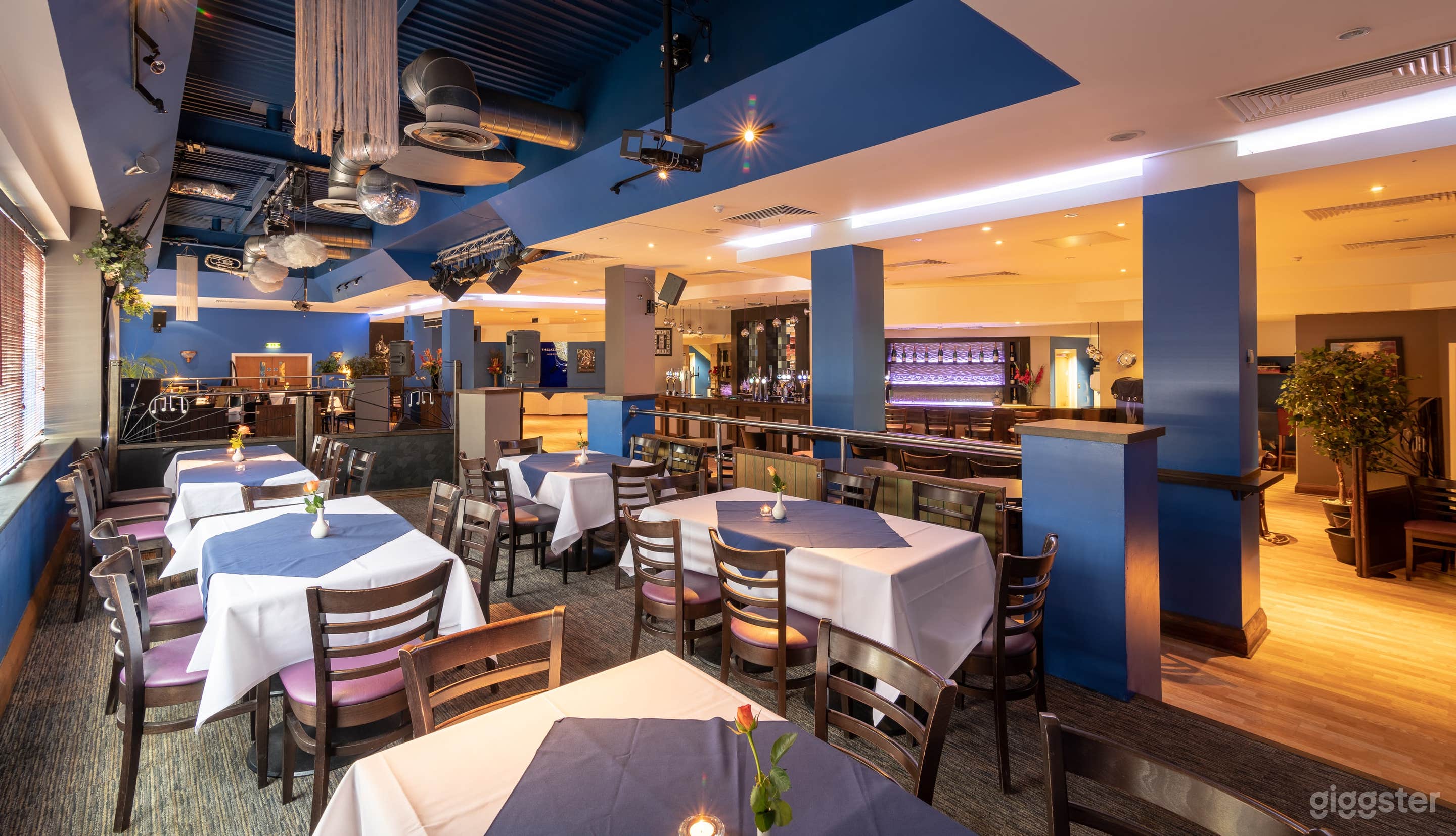 Modern, spacious Party Venue in Reading Photo 4