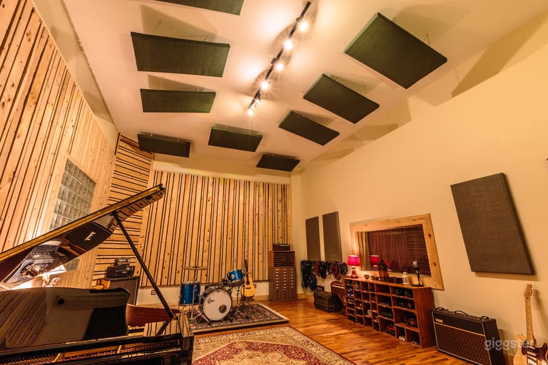  Brooklyn Rustic Loft Recording Studio 
