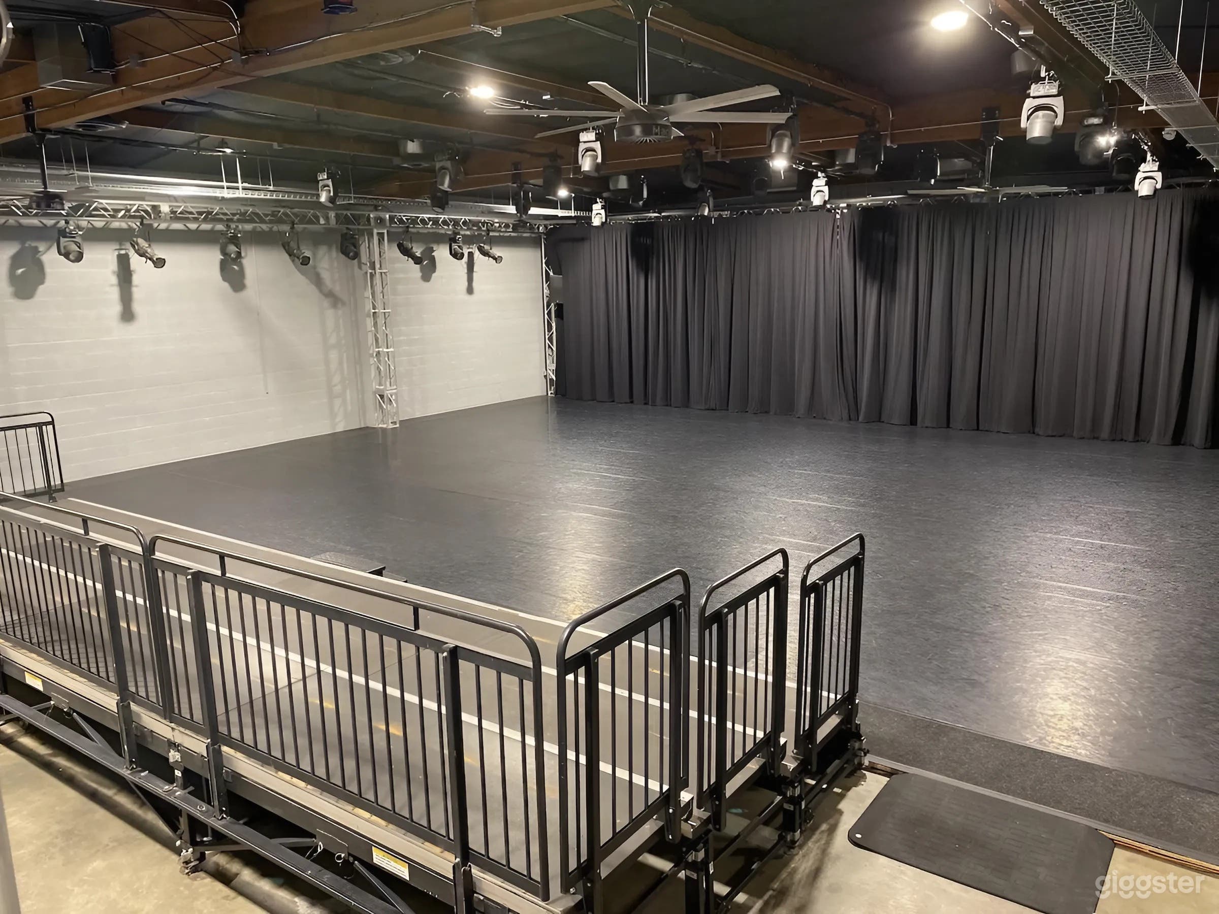 Versatile Warehouse Space with Theatrical Lighting Photo 1