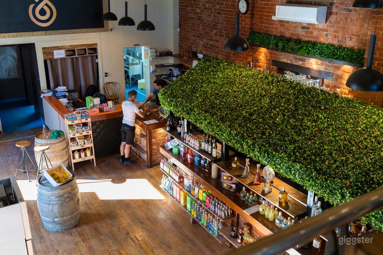  House of Spirits in Sunny Dunedin 