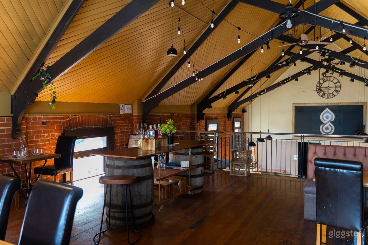 House of Spirits in Sunny Dunedin Photo 4