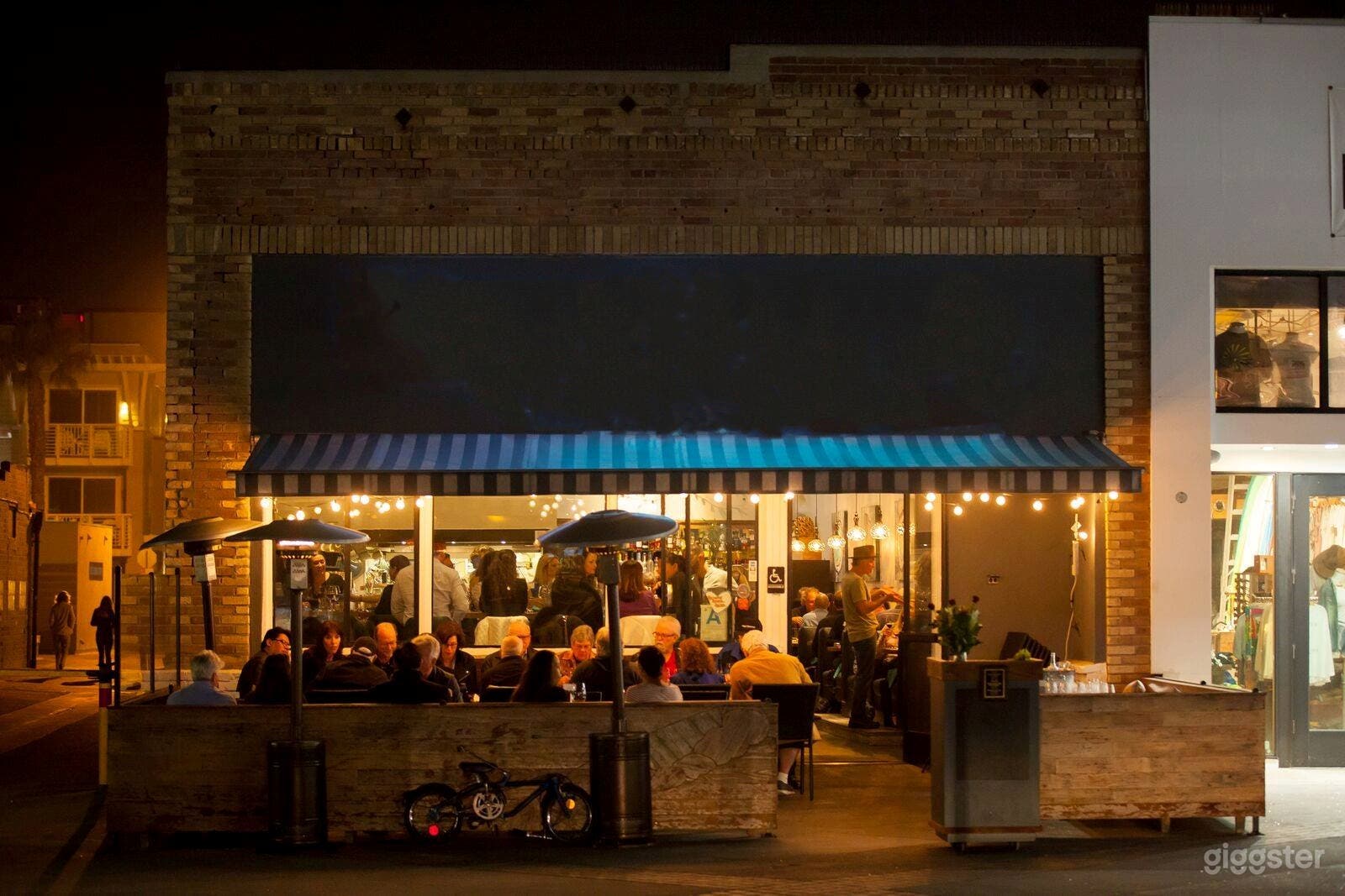 Charming Open-Air Patio Photo 4