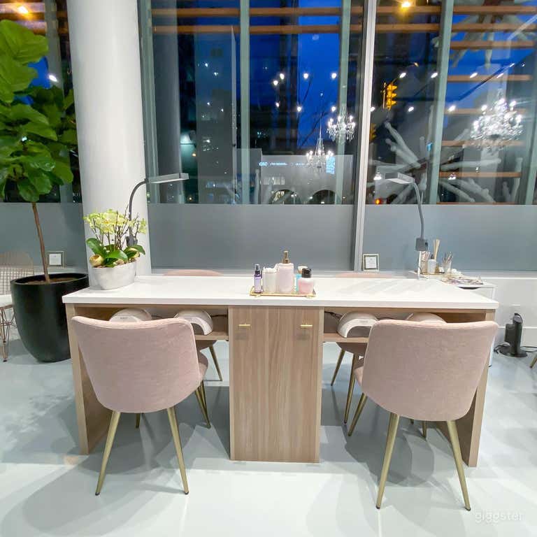  Elegant Beauty Nail Salon Downtown Vancouver 