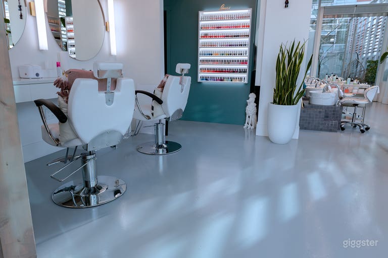  Elegant Beauty Nail Salon Downtown Vancouver 
