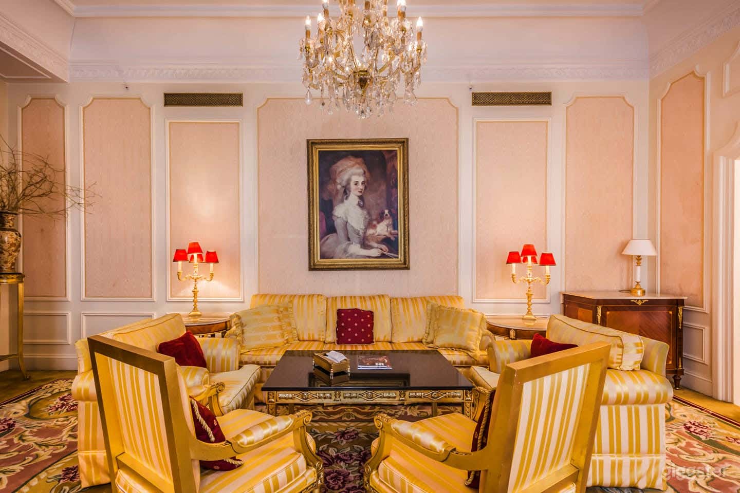 Elegant Function Space with Bespoke Service  Photo 2