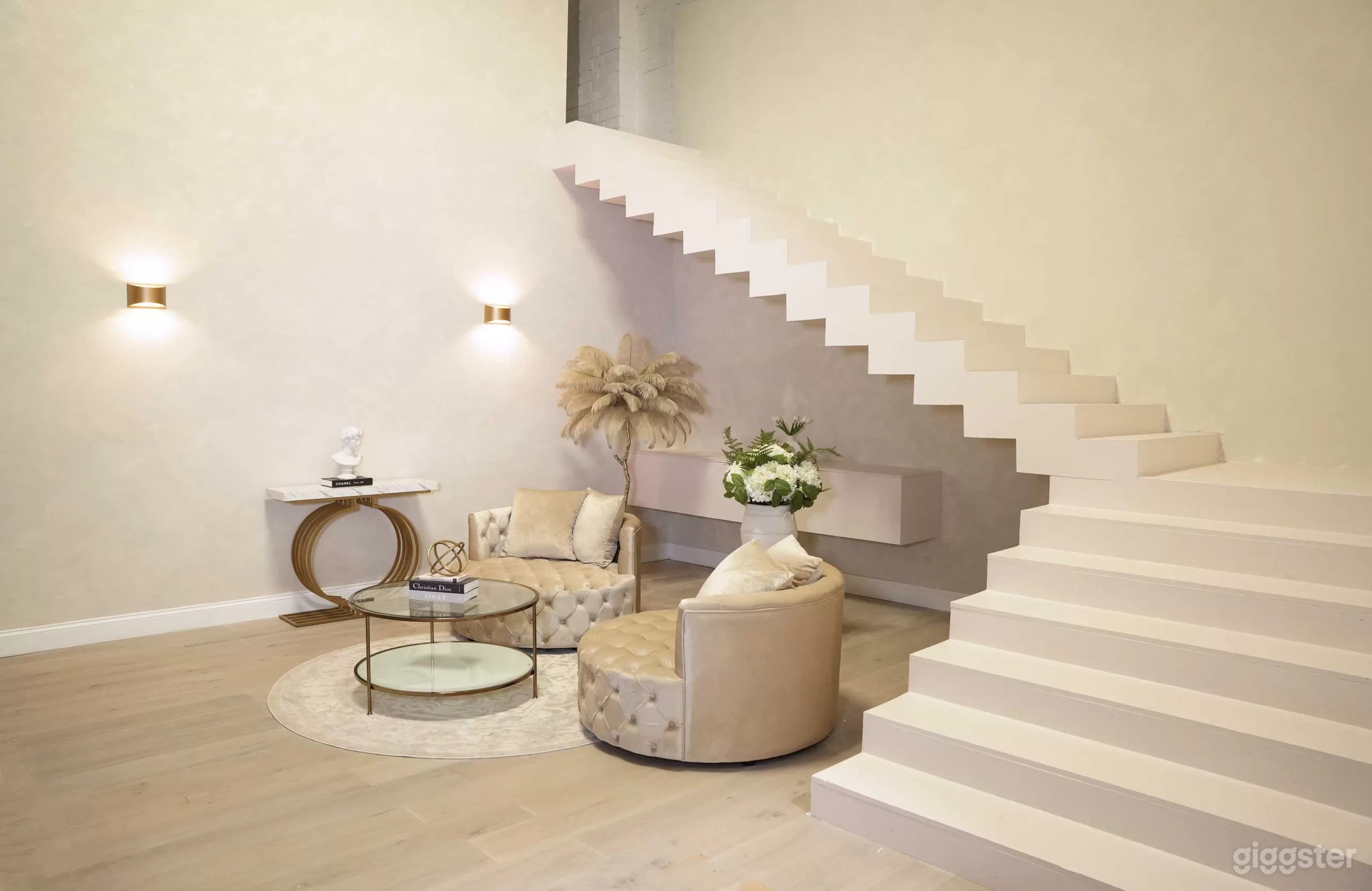 The Classy Set Photo 4