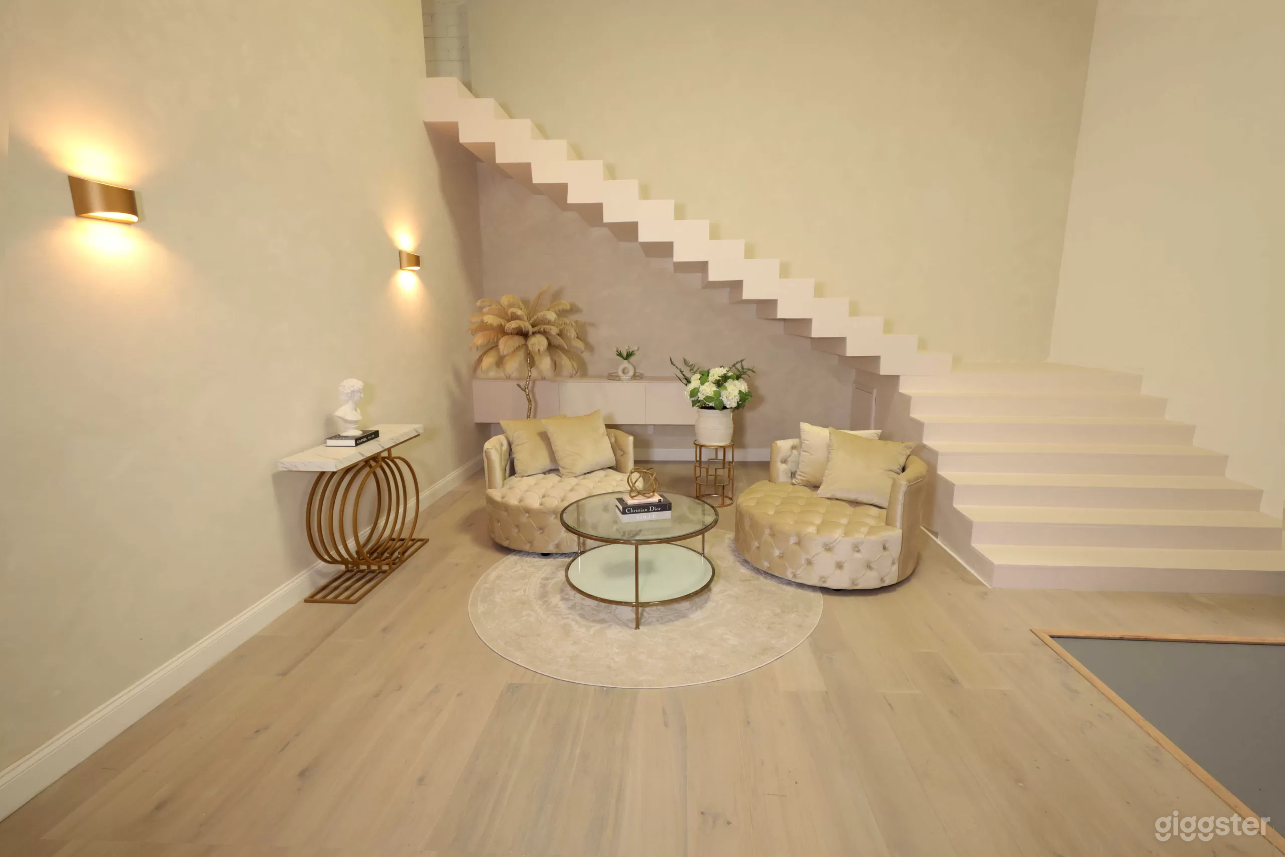 The Classy Set Photo 1