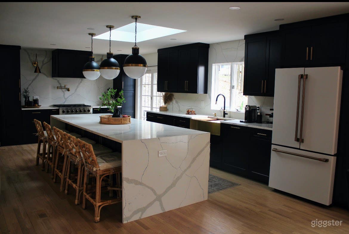 Contemporary Minimalist Photo 3