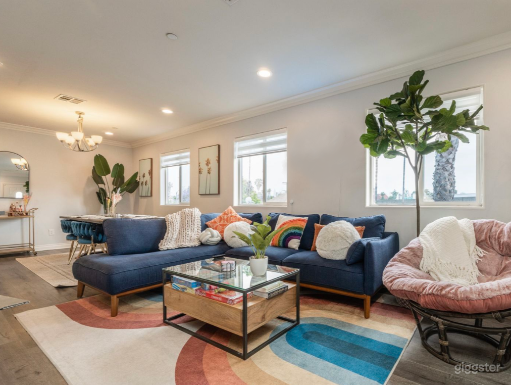 Condo with charming decor and a mid century touch Photo 1