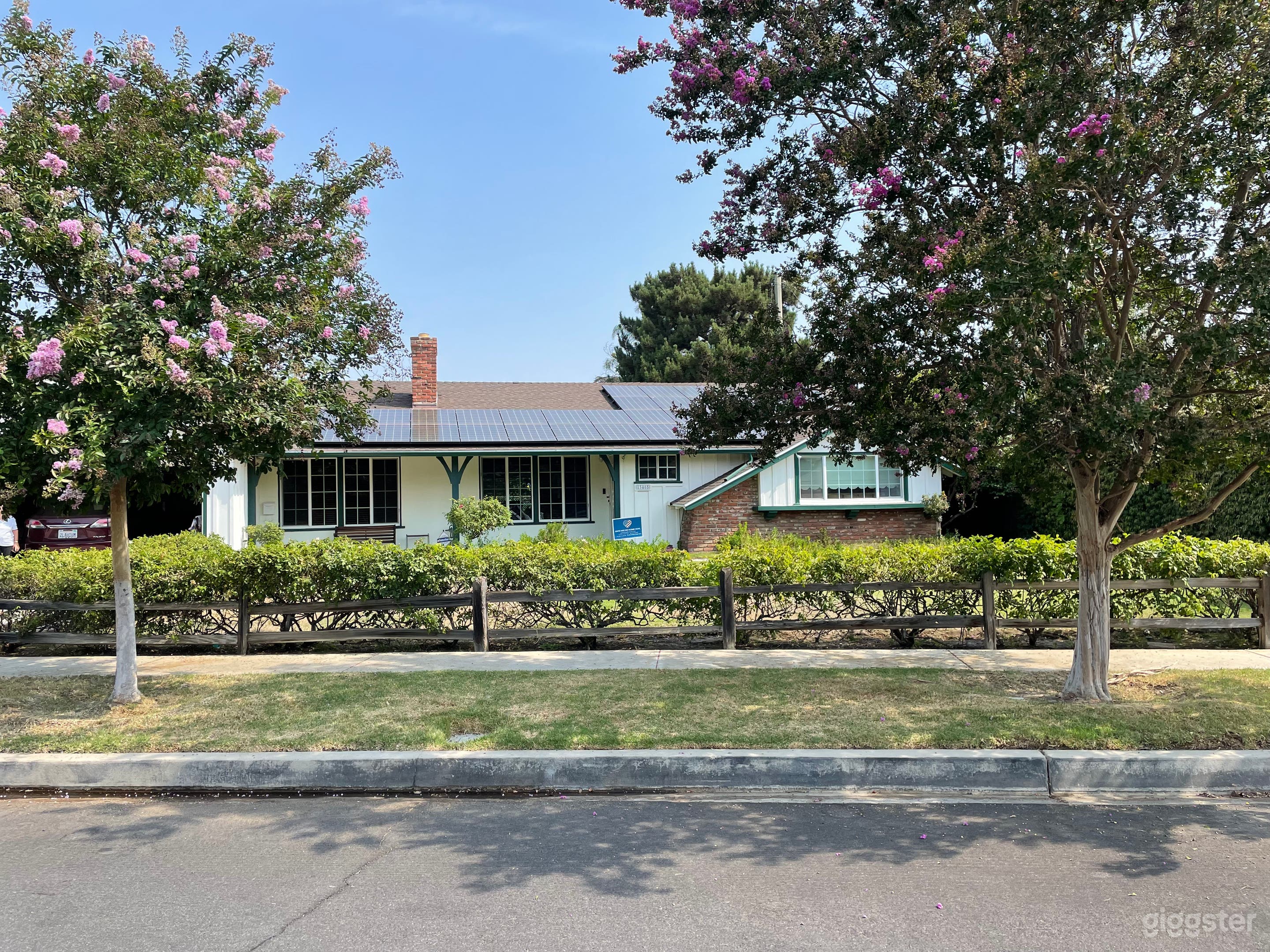 Suburban 1955 ranch style delight.  Photo 1
