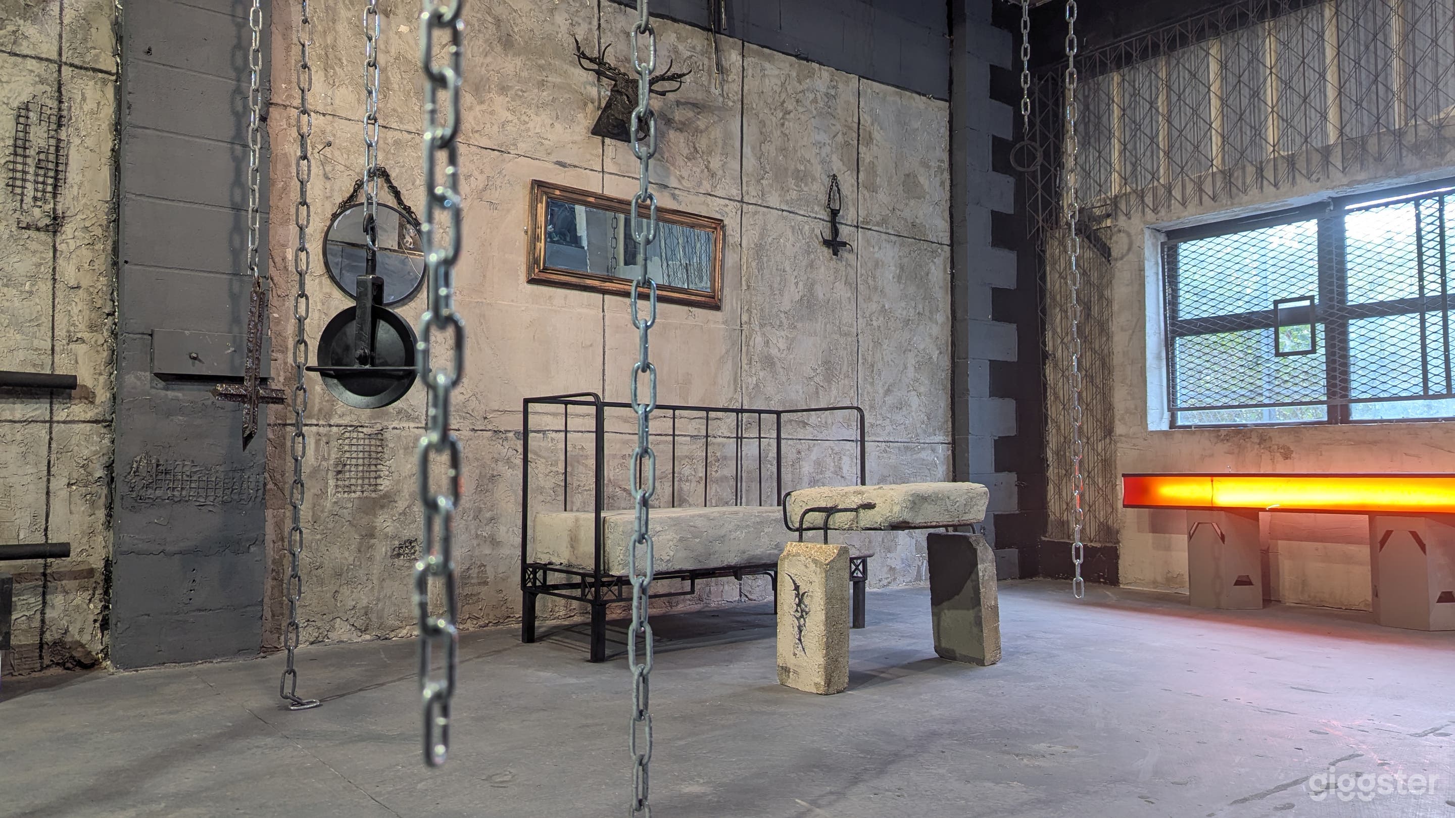 Brutalist Industrial Warehouse Film & Photo Studio (Hackney, Photo 3