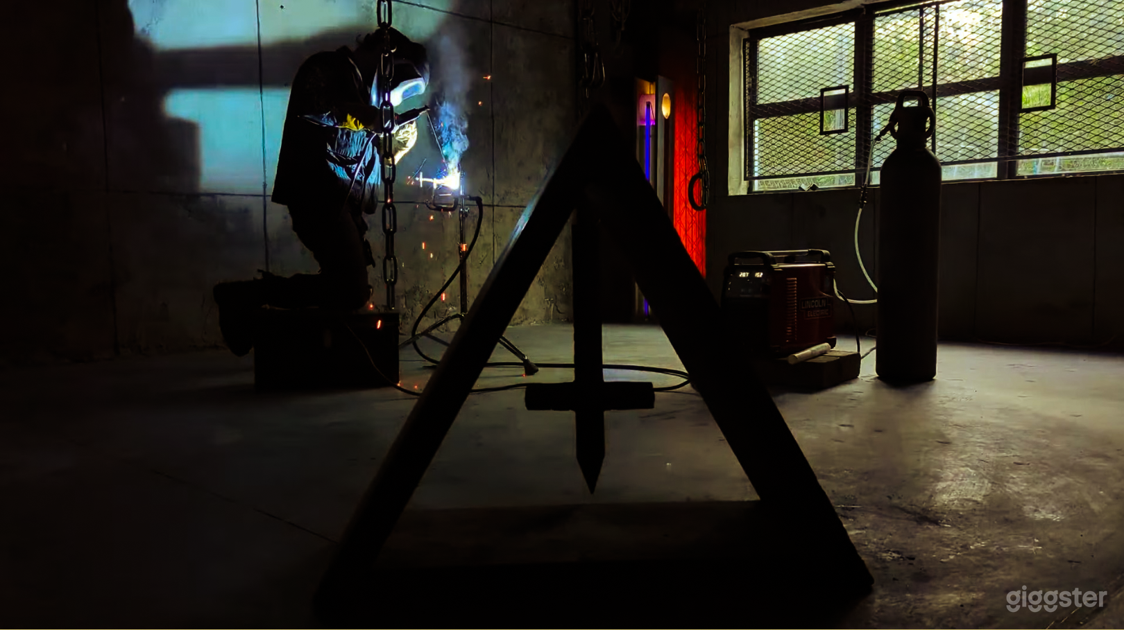 Brutalist Industrial Warehouse Film & Photo Studio (Hackney, Photo 1