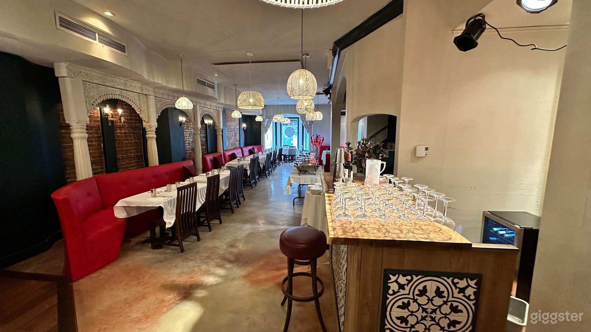 Chez Dévi's Private Floor