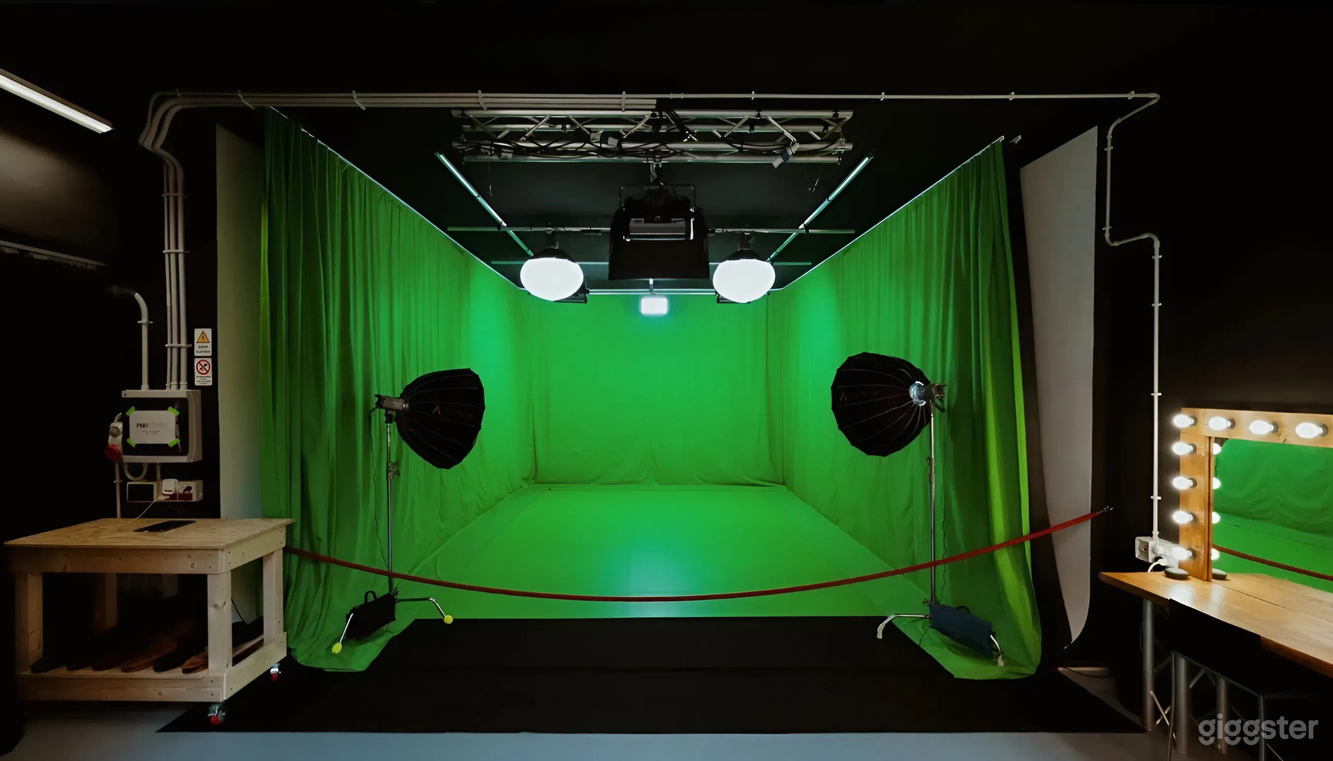 Foto di Limbo Studio Roma – Illuminazione & Supporto Inclusi 3
