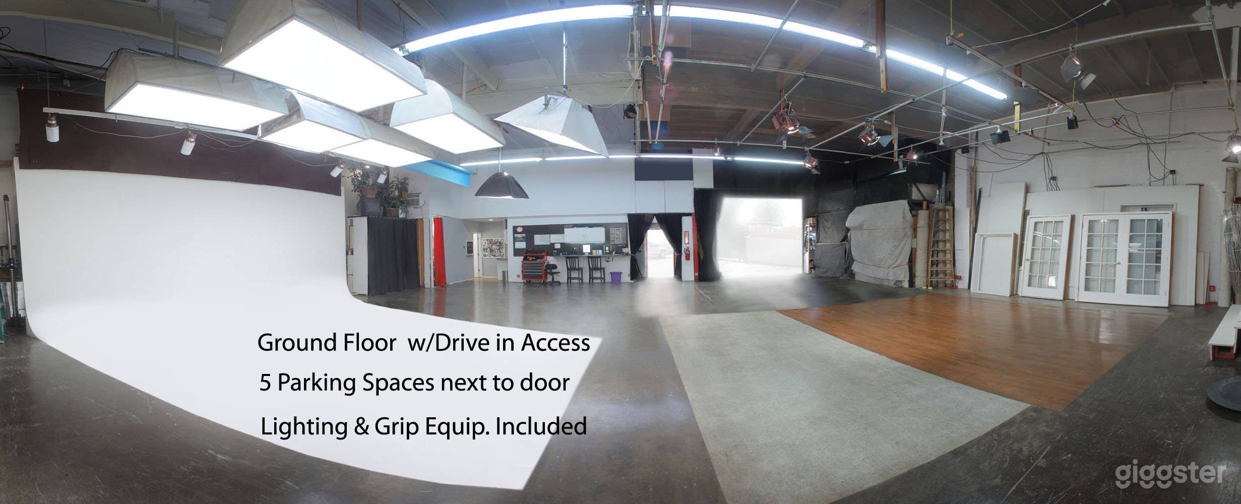 South L A PhotoStudio with Cyclorama &amp; Equipment Photo 1