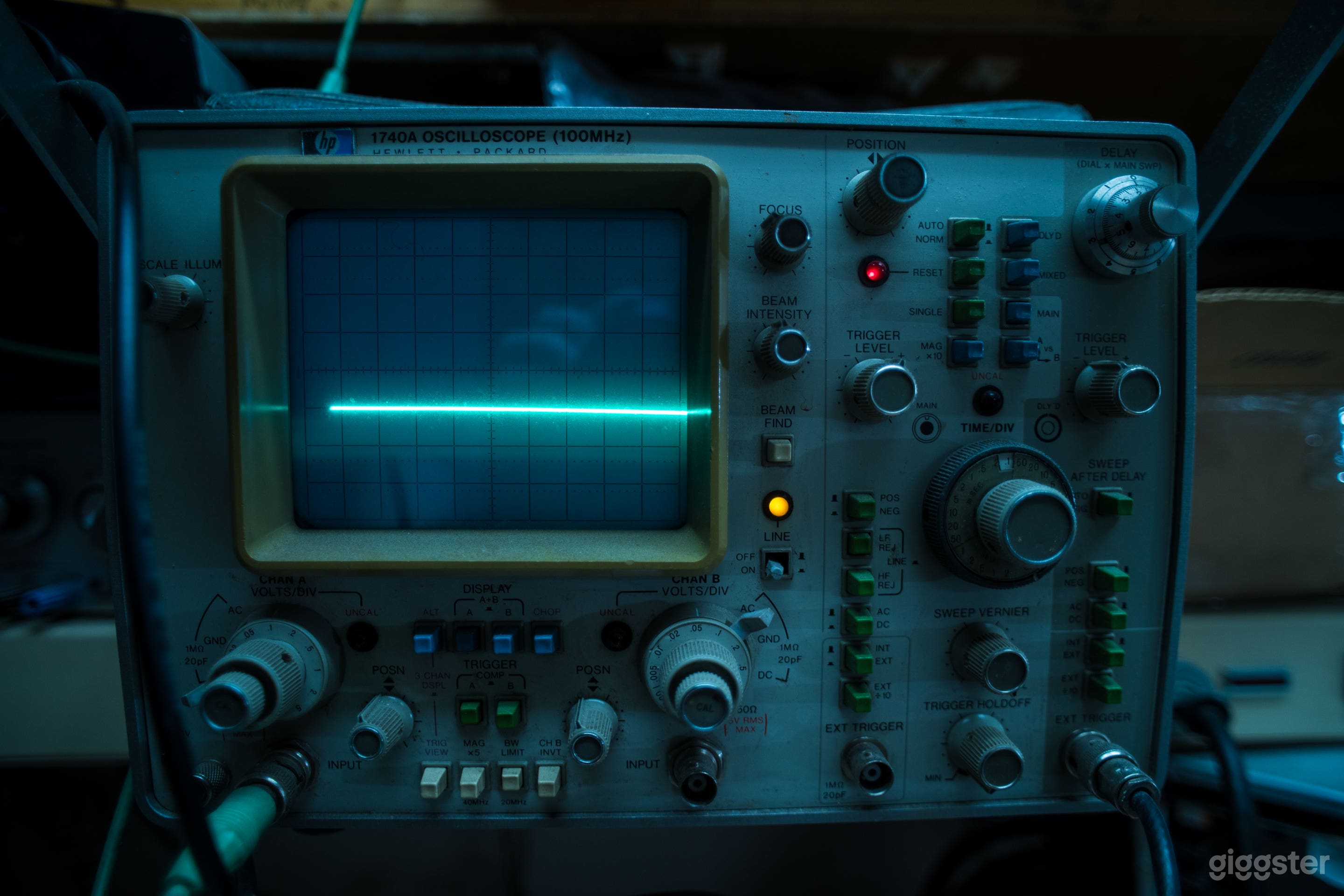 Working oscilloscope