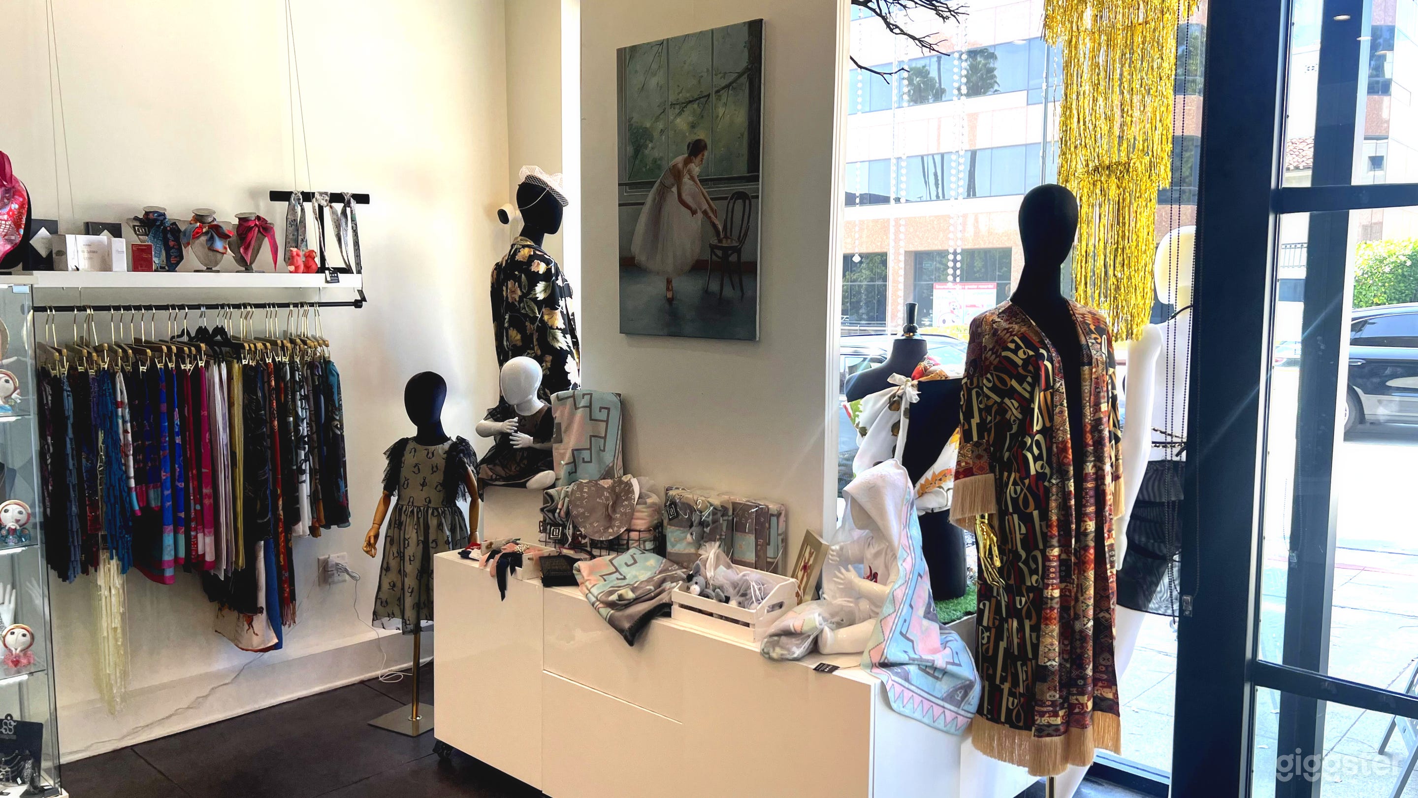 Fashion Store Photo 1