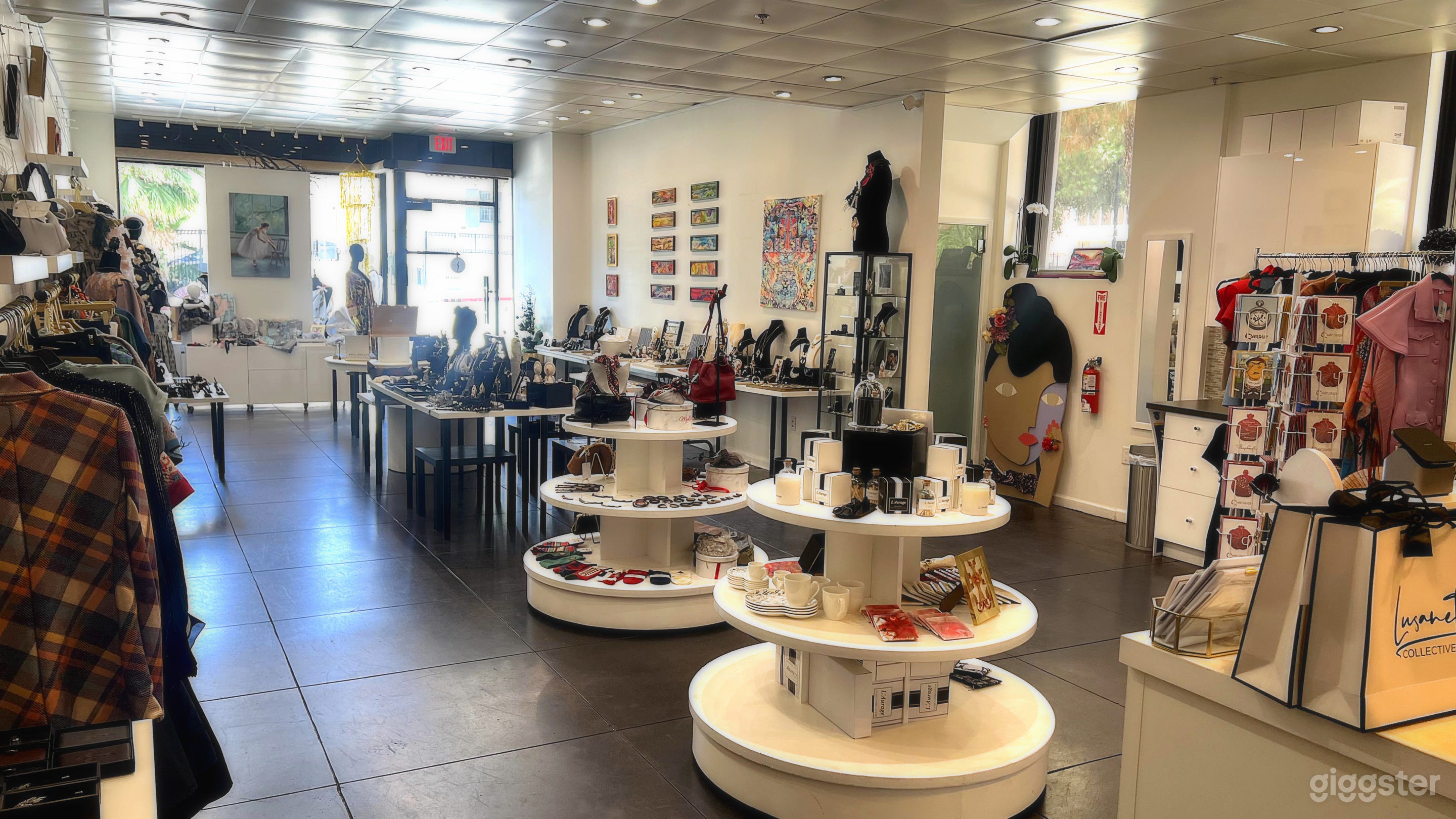 Fashion Store Photo 2