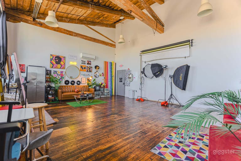  Estudio de Foto/Film de 500 SQ FT con Iluminación Natural 