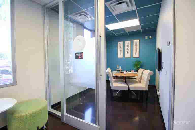  Comfortable Space for A Client Meeting - Blue Room 