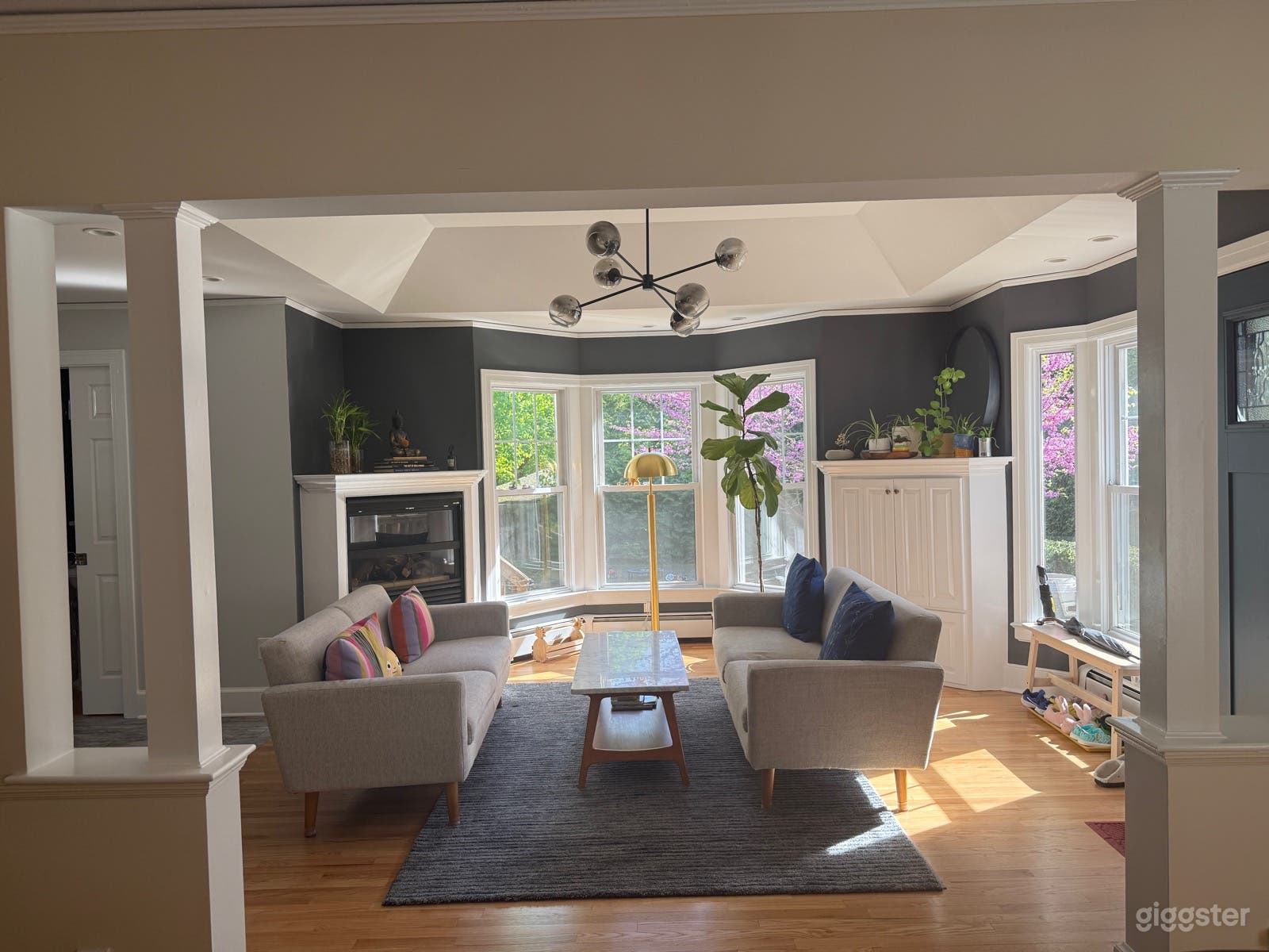 Charming &amp; stylish Montclair home on quiet block Photo 4