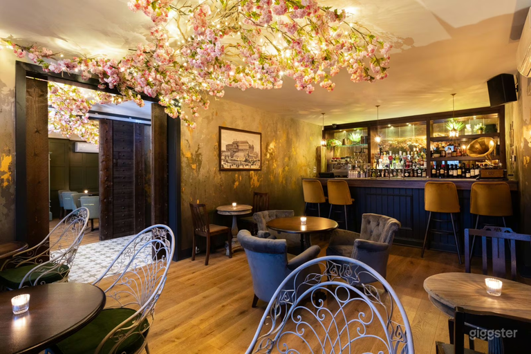  The Private Floor (Boardroom + Secret Bar) 