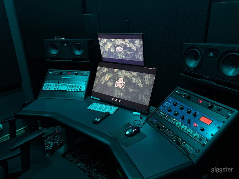  High End Recording Studio - Full Buyout 