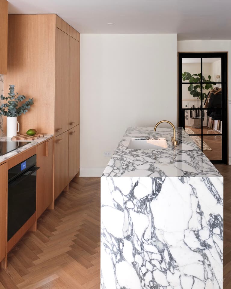  Sunny Brooklyn Brownstone w Driveway & Backyard 