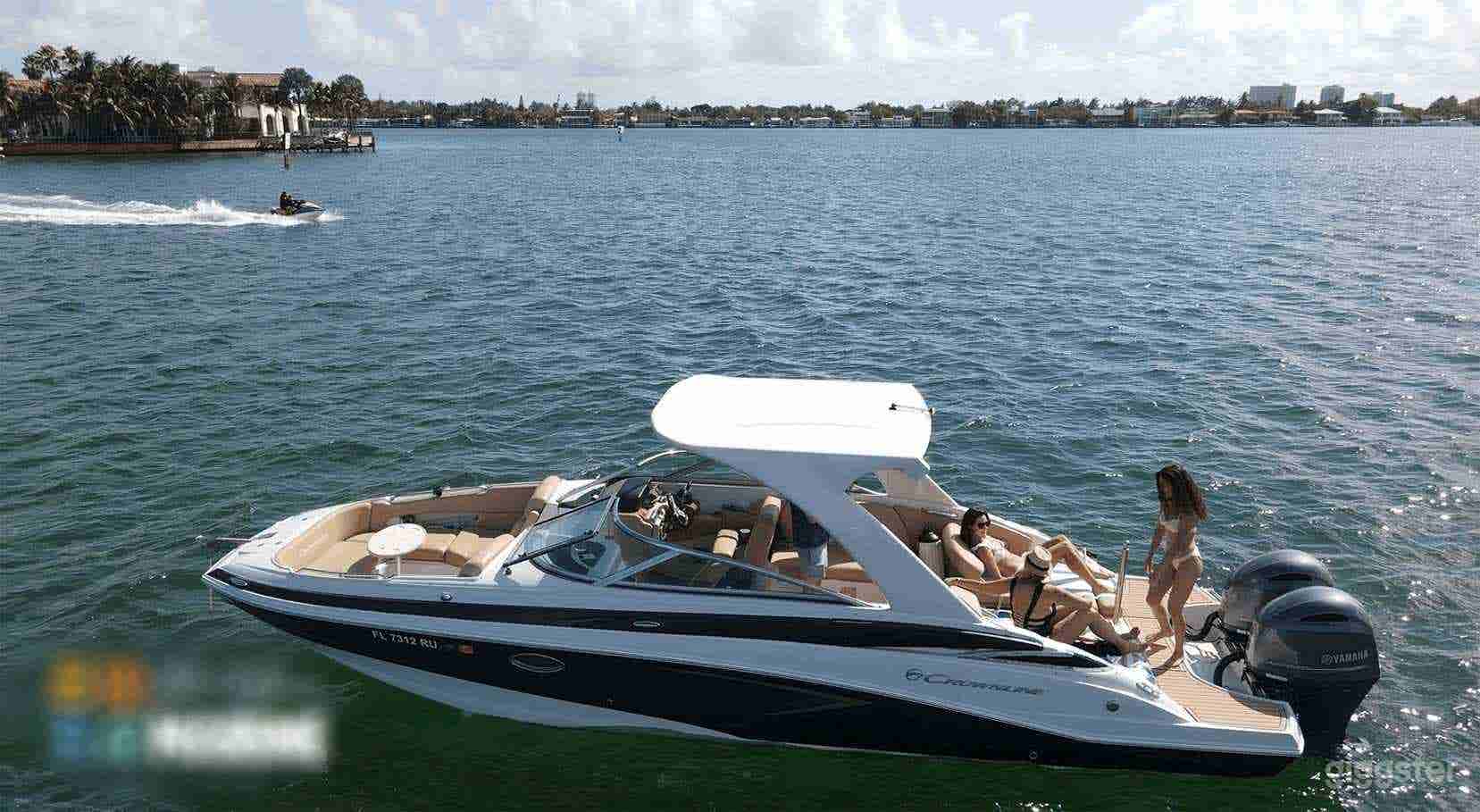 CROWNLINE E 305XS Boat Photo 3
