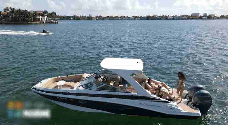 CROWNLINE E 305XS Boat 