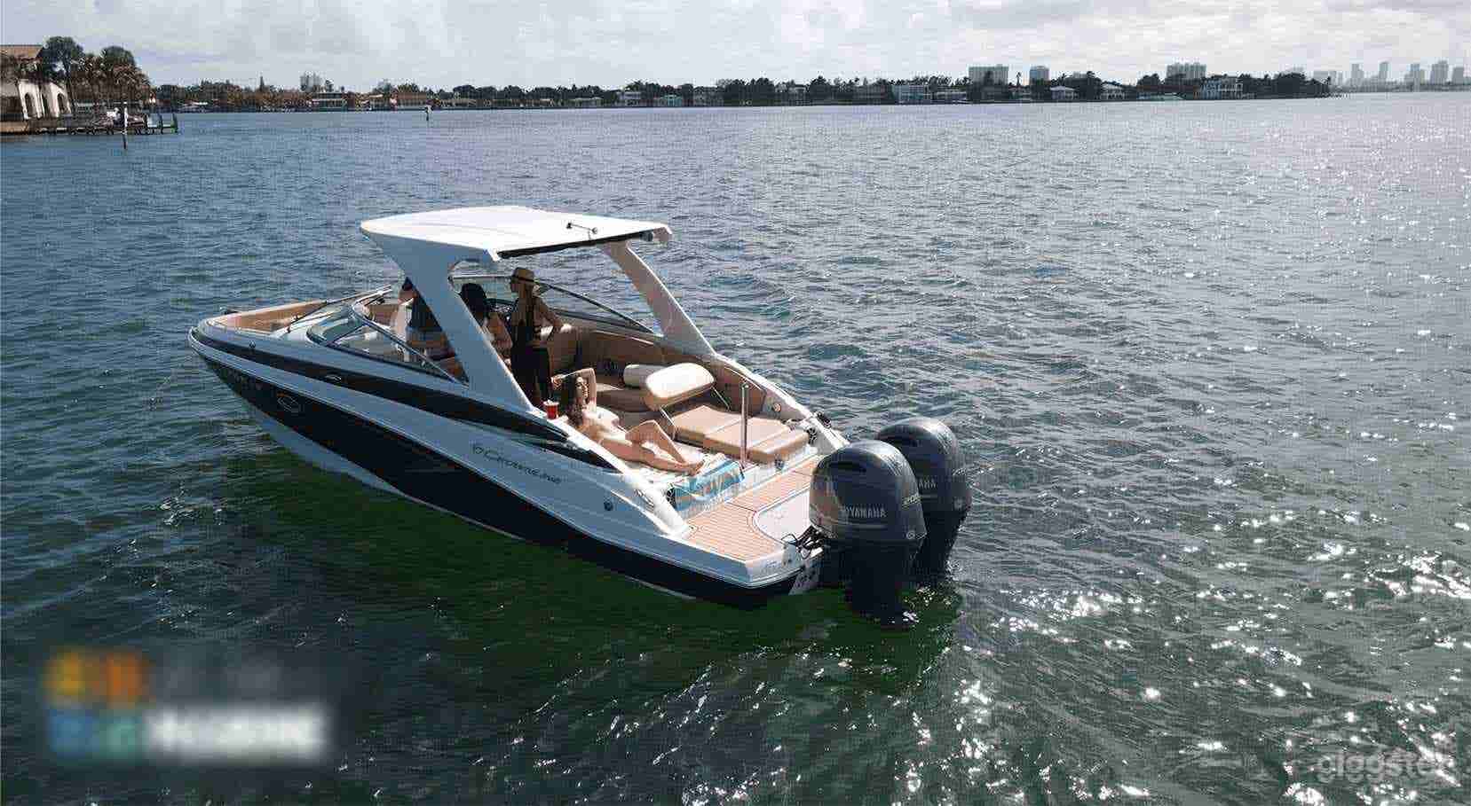 CROWNLINE E 305XS Boat Photo 4