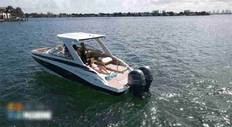  CROWNLINE E 305XS Boat 