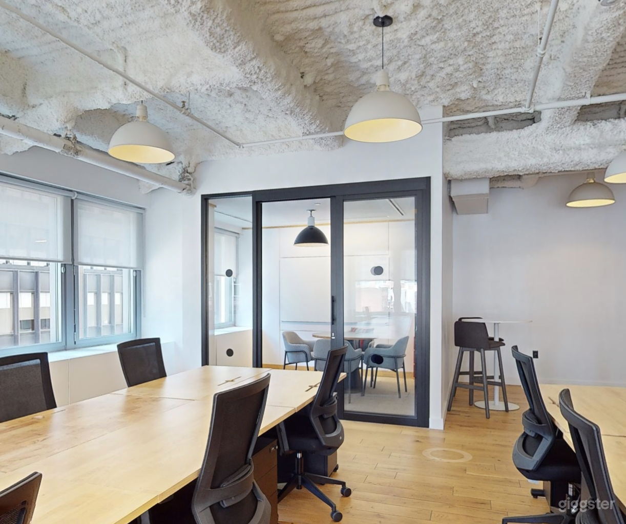 Window Conference room Photo 2