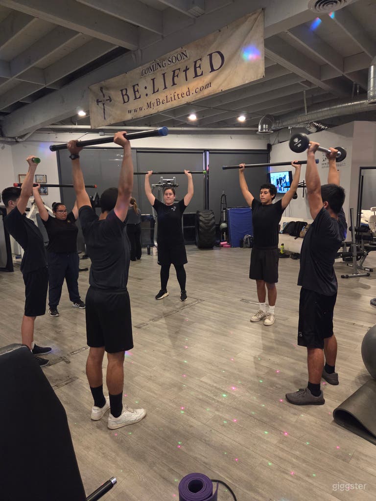  Fitness & Dance, Makeup & Massage Studio 