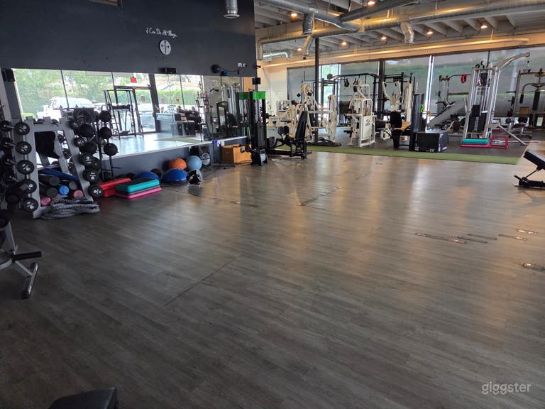  Fitness & Dance, Makeup & Massage Studio 