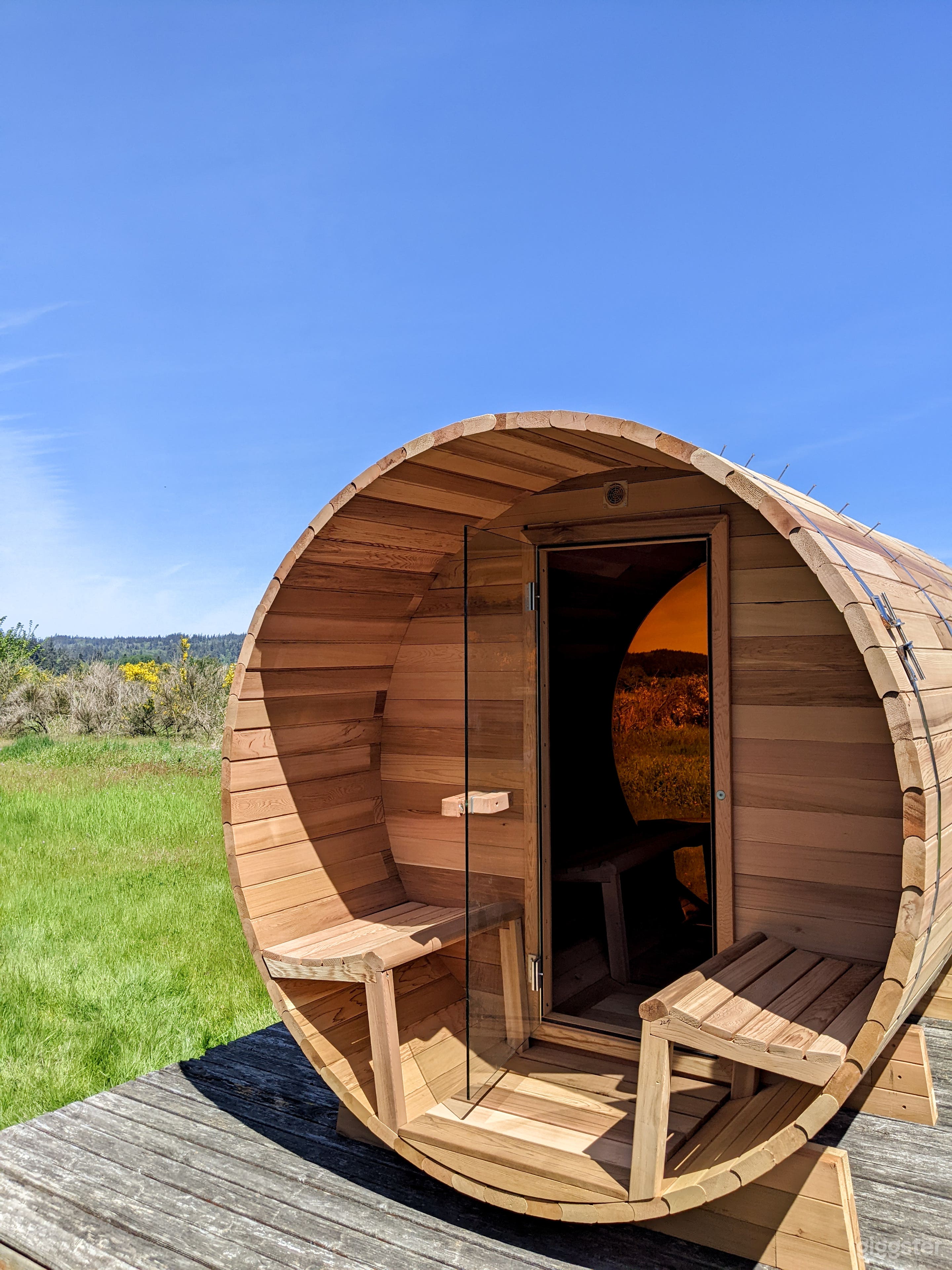 The Atlas- Sauna and Private Beach Access Photo 2