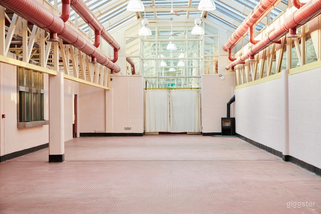 Beautiful Abandoned Space in London Photo 4