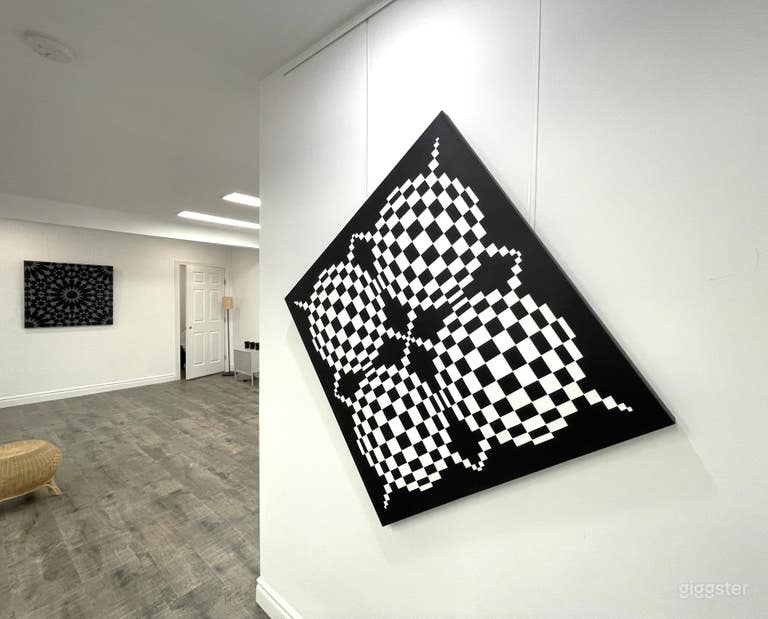  Midtown Contemporary Art Gallery 
