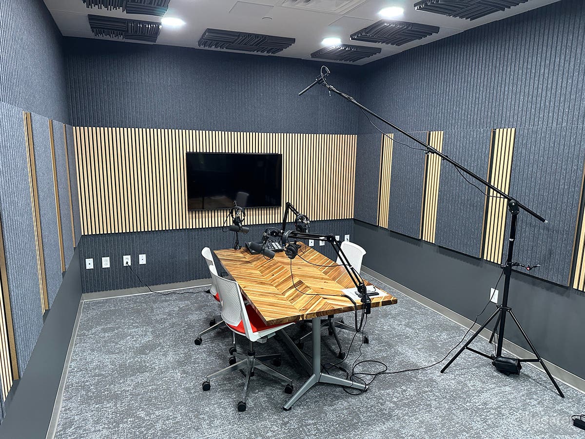 Brentwood Podcast Room Photo 3