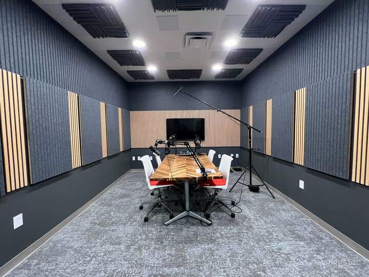 Brentwood Podcast Room Photo 1