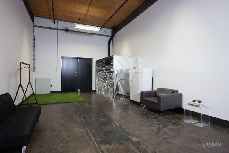  Bright Studio with Bridge Views & High Ceilings 