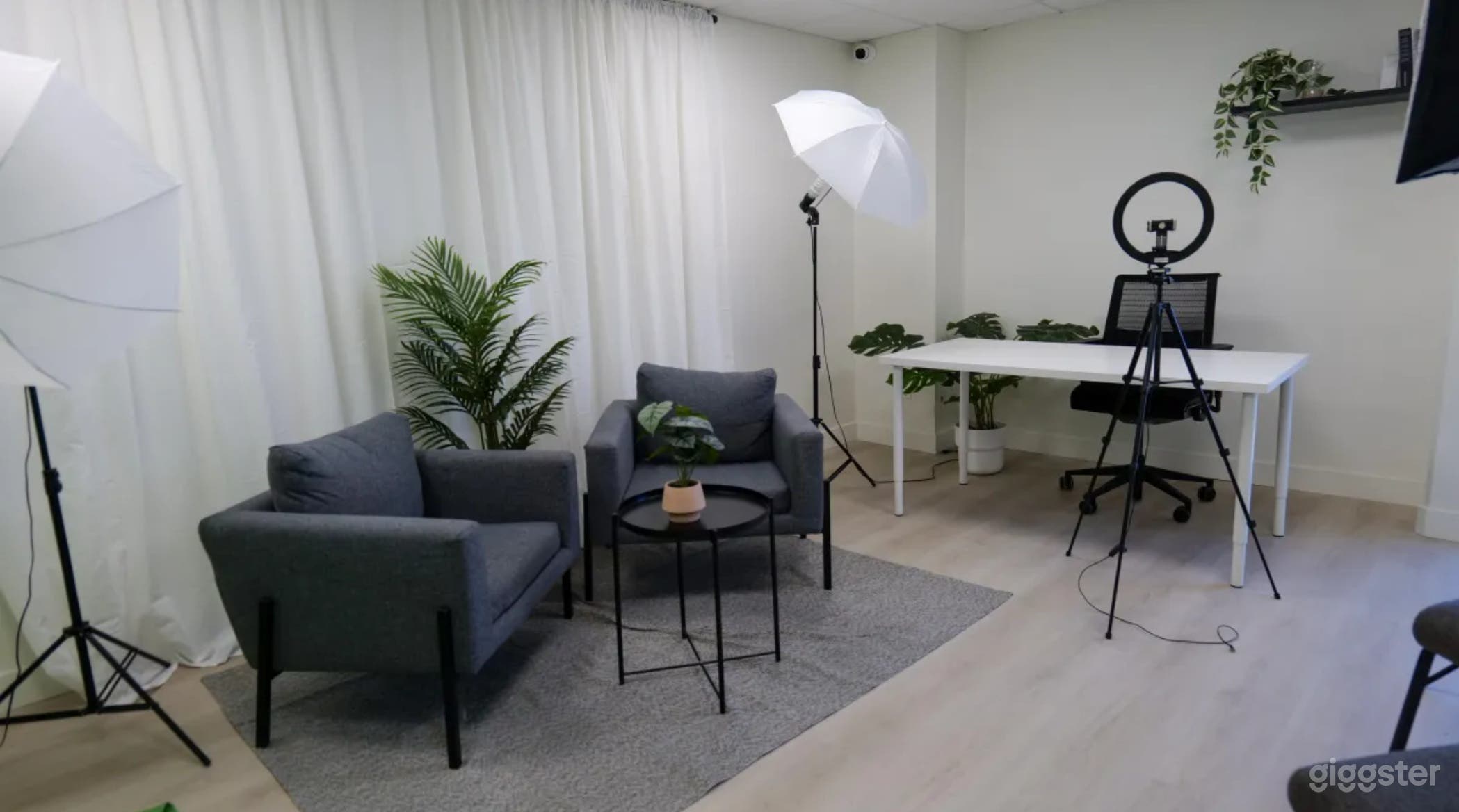 Central San Diego Content Room Photo 1