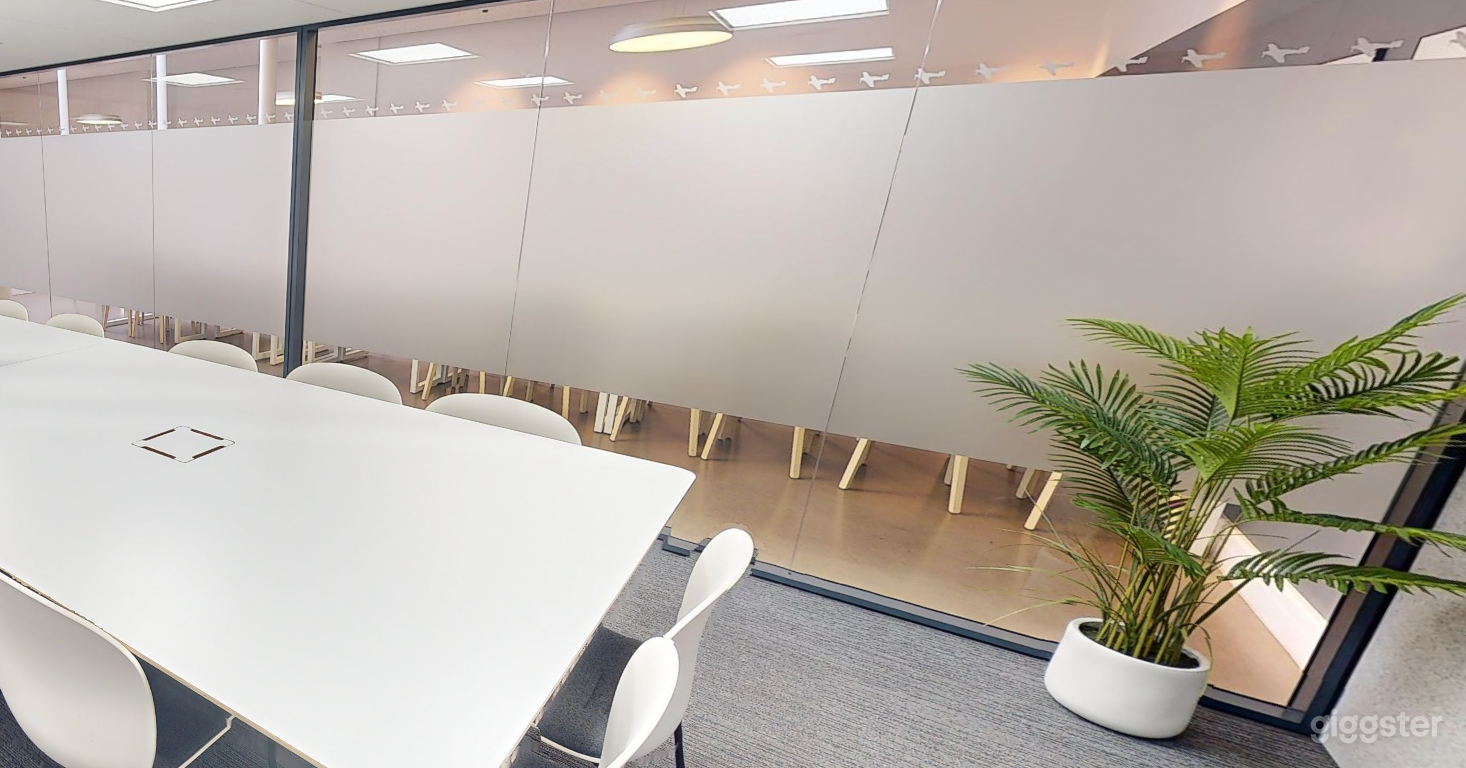 Lancaster Meeting Room for 14 Persons  Photo 4