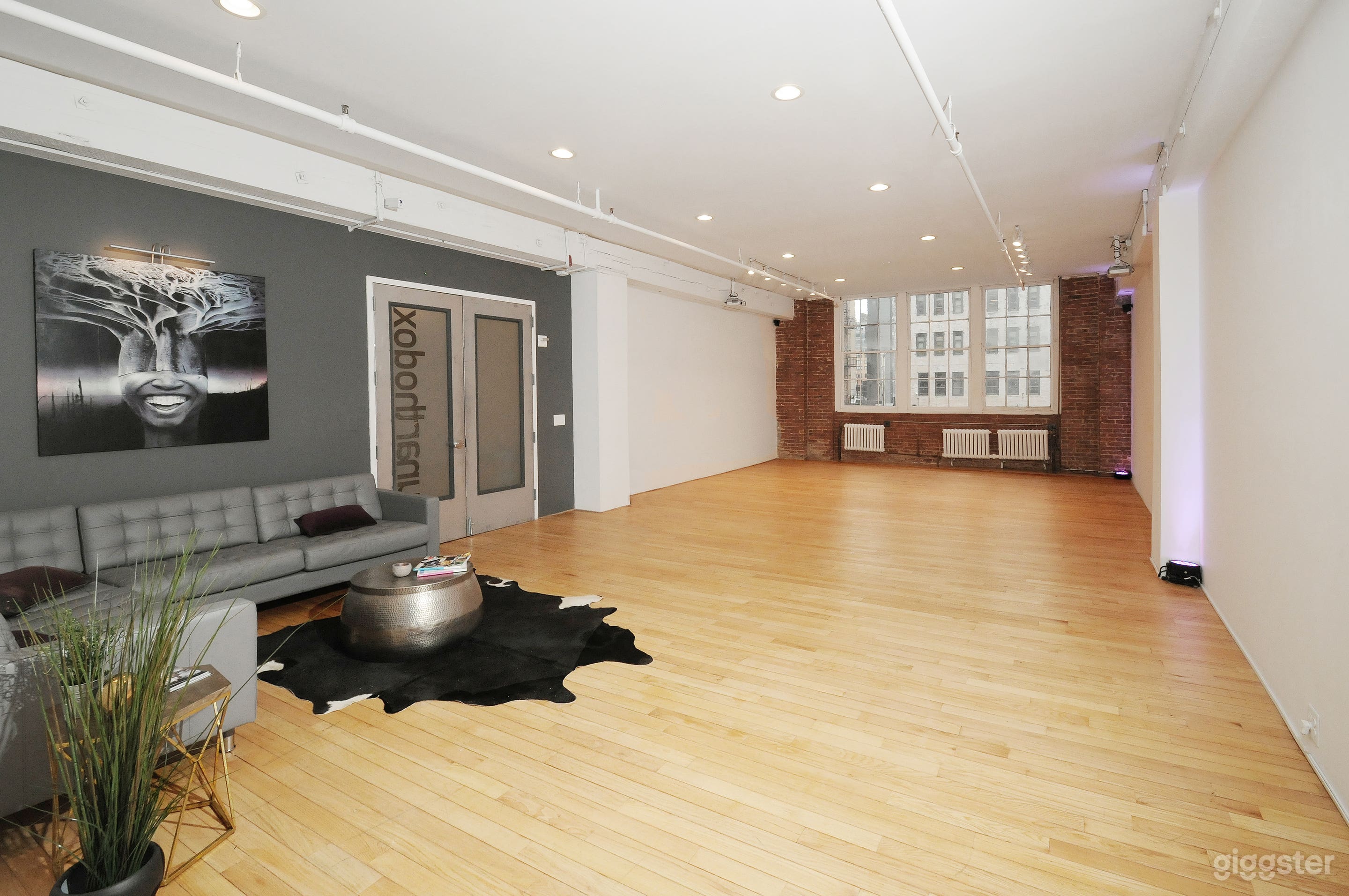 Trendy Venue/Gallery Space In The Heart Of Chelsea Photo 1