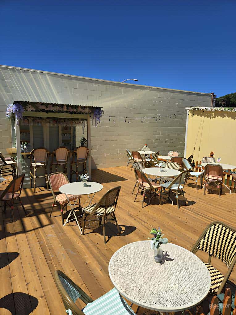  Outdoor Oasis with Wine/Coffee Bar (Entire Venue) 