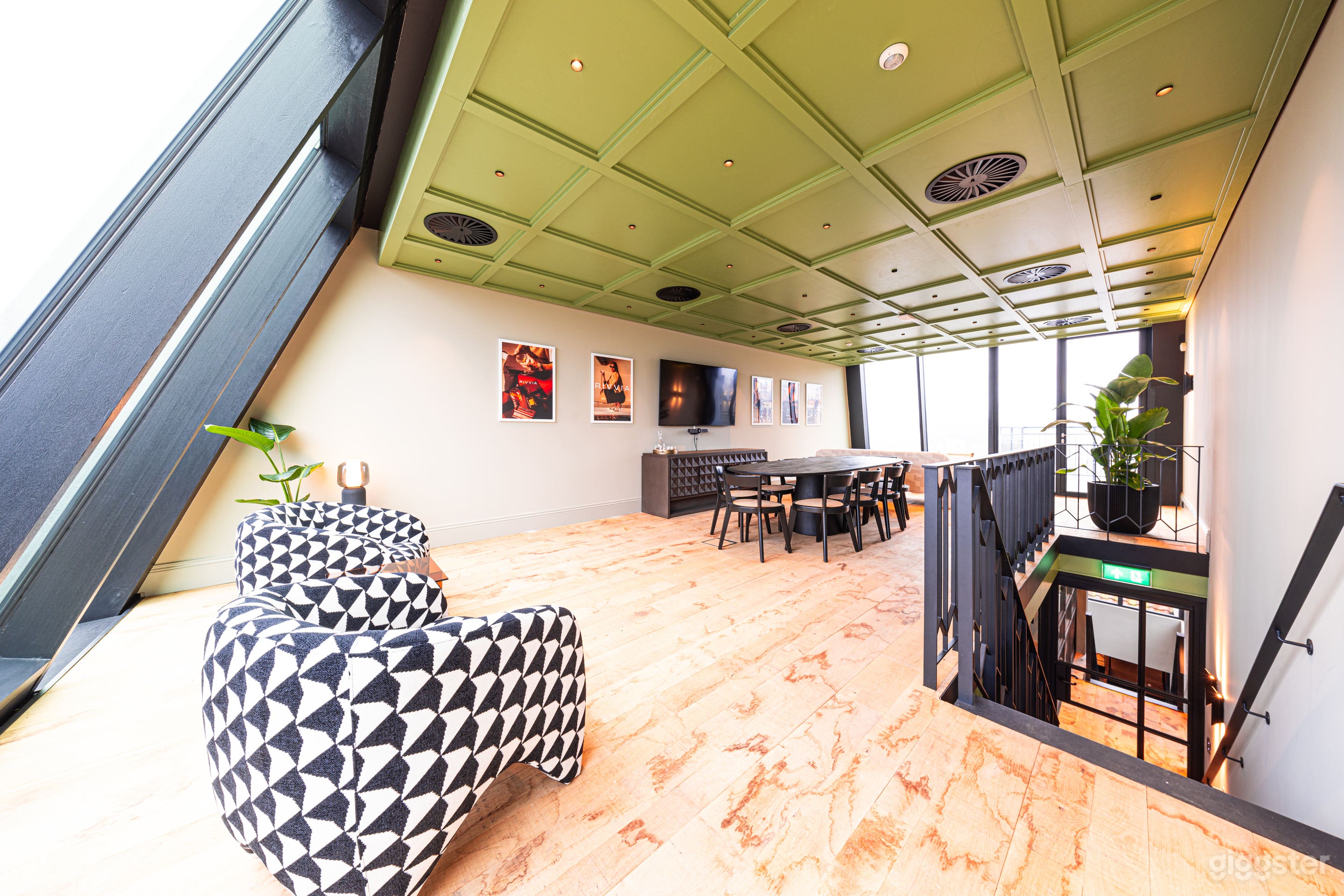 The Meuse Sky Room (10+ person) Photo 2